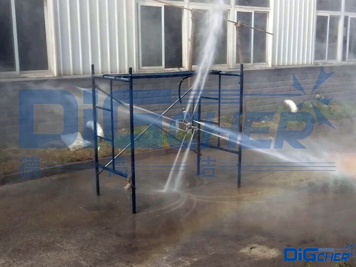 多晶硅還原爐鐘罩內部清洗運行狀態(tài)