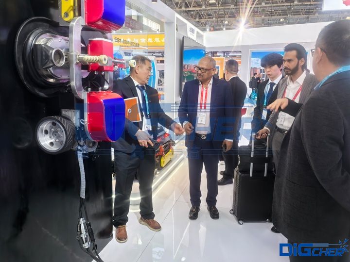 ��B�����ڙC����+���߉�ˮ�������P��ˇ��